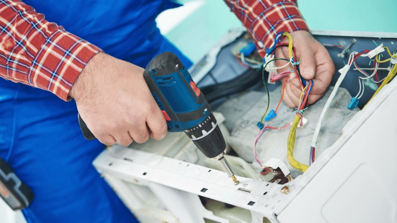 Kartepe Eminçelik Eminçelik çamaşır makinesi kart tamiri – Su almama arızası orijinal parça ile giderildi. - Teknik servis örneği